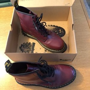 Dr. Martens Work 1460 SR 8-Tie Boot Cherry Red